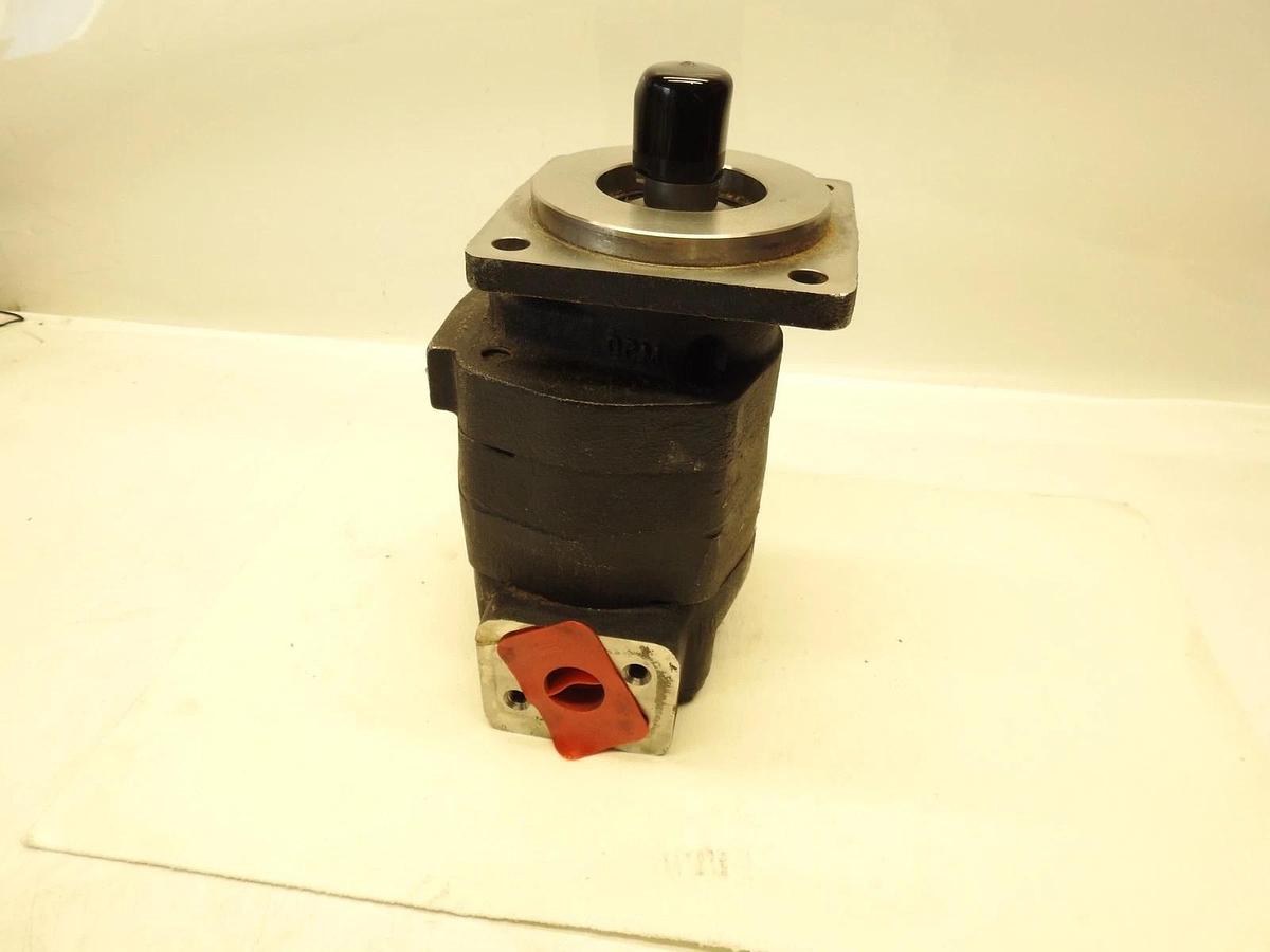New SWIN-PUMP-CW  JR-38743 Hydraulic Pump 4 Bolt Hole Keyed Shaft