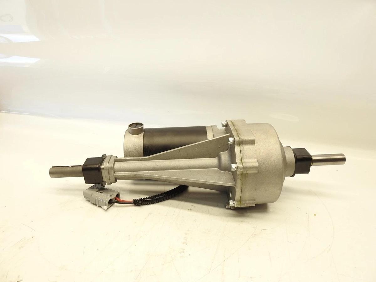 New Nidec Drive Systems SMD005 Transaxle 2435 RPM 36VDC  6 Amps .22HP  244126438
