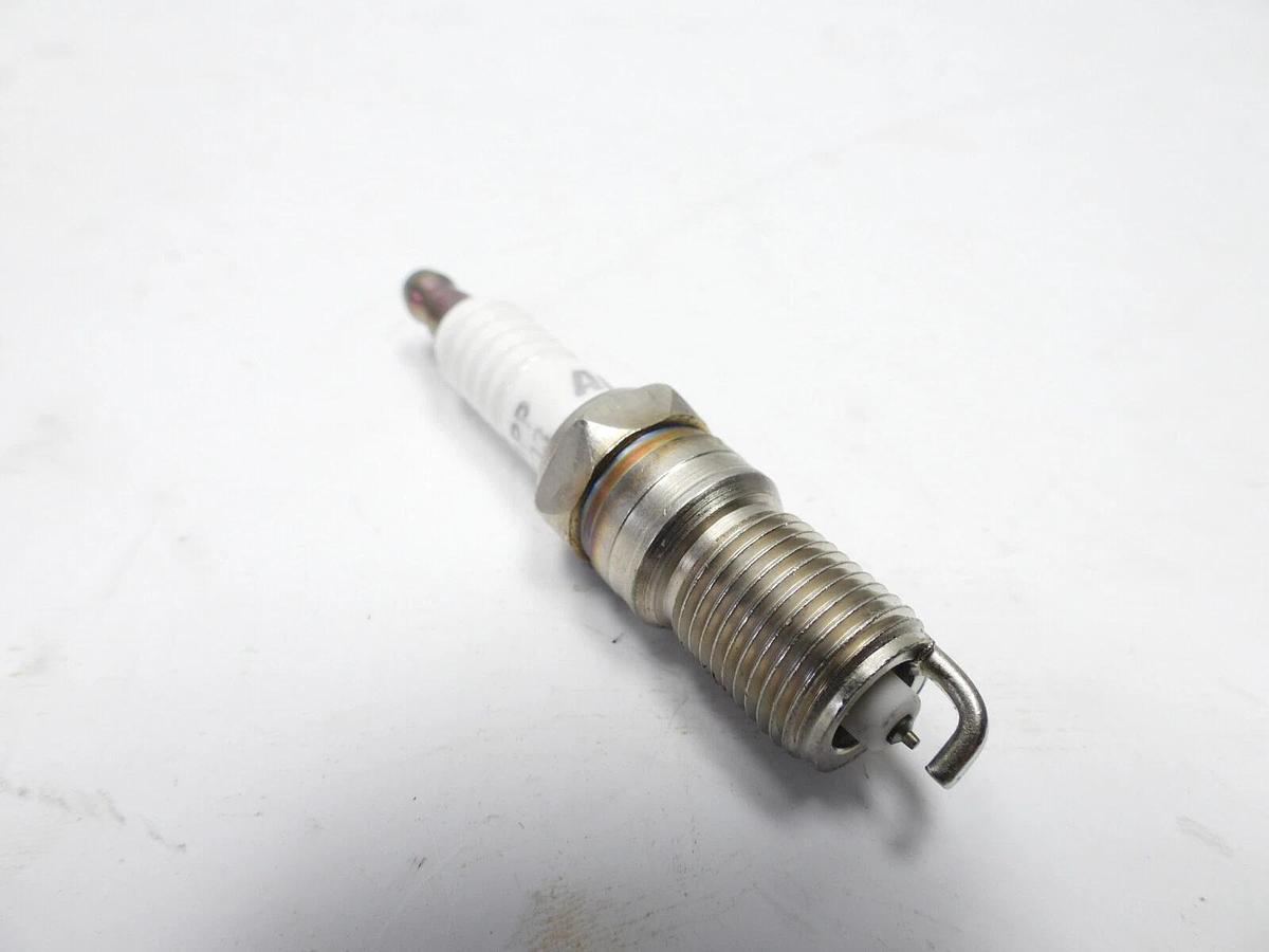Autolite Double Platinum Spark Plugs - MPN APP103 - Set of 6 Spark Plugs