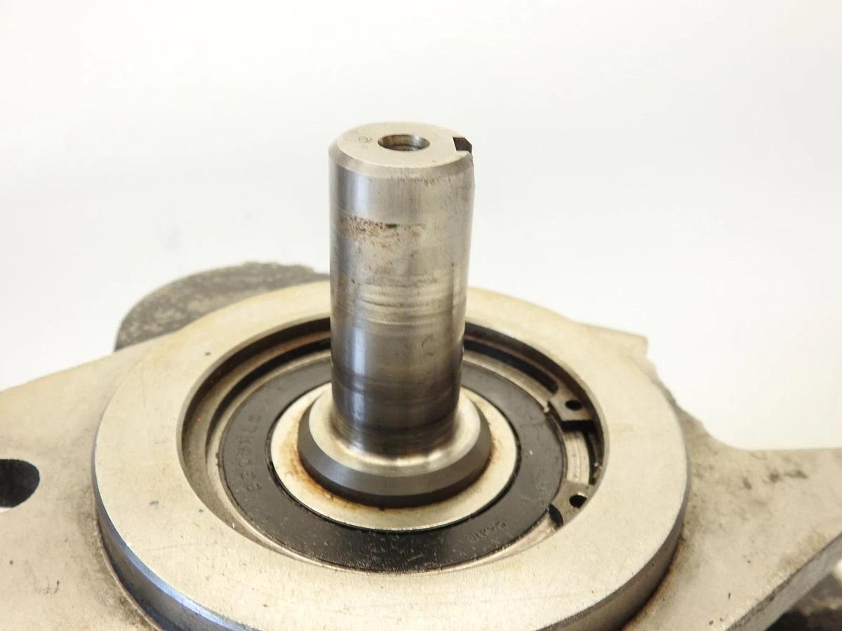 New Genuine Oem Parker PV102R1EF00 PV102 Series Piston Pump SEE DETAILS