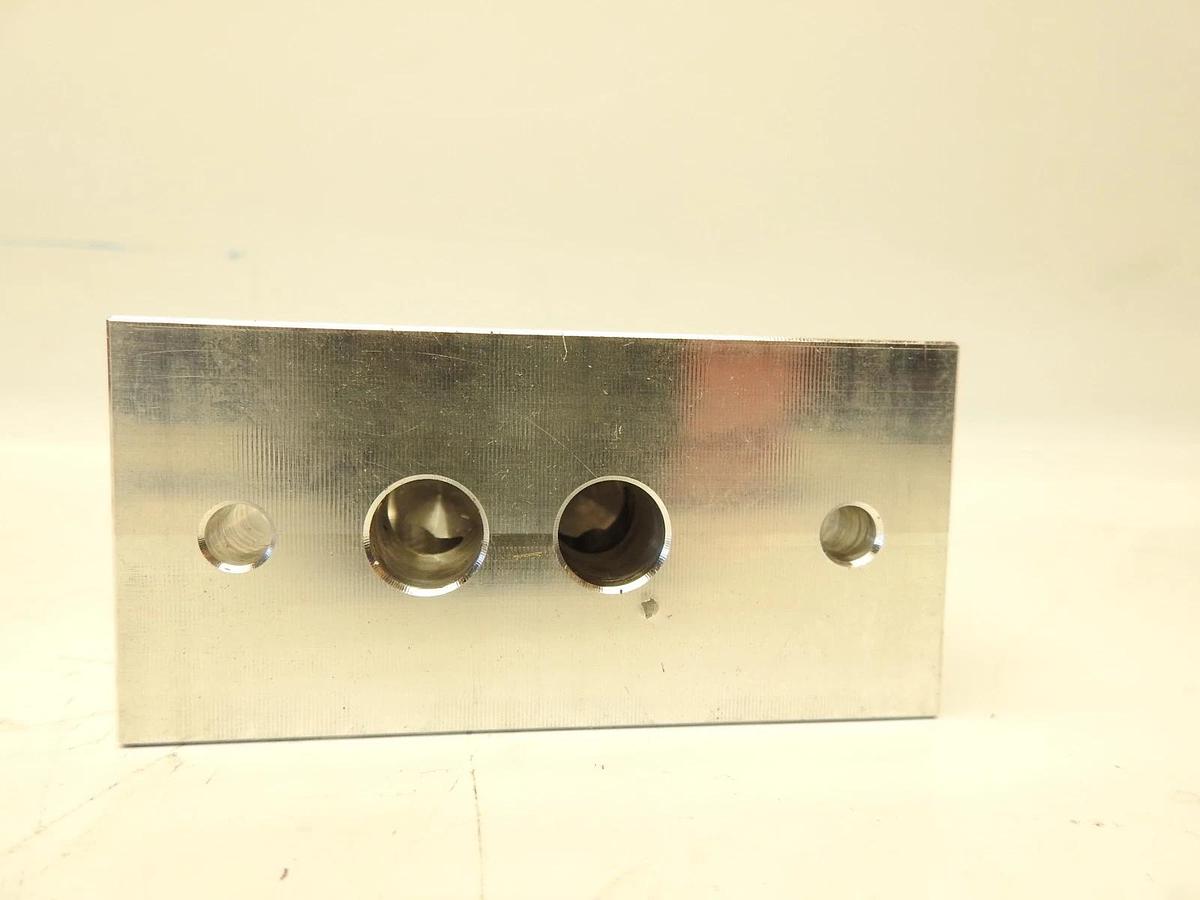 Techni 1443.5082 OIL COOLER ADAPTER BLOCK B - GM 6.6L V8