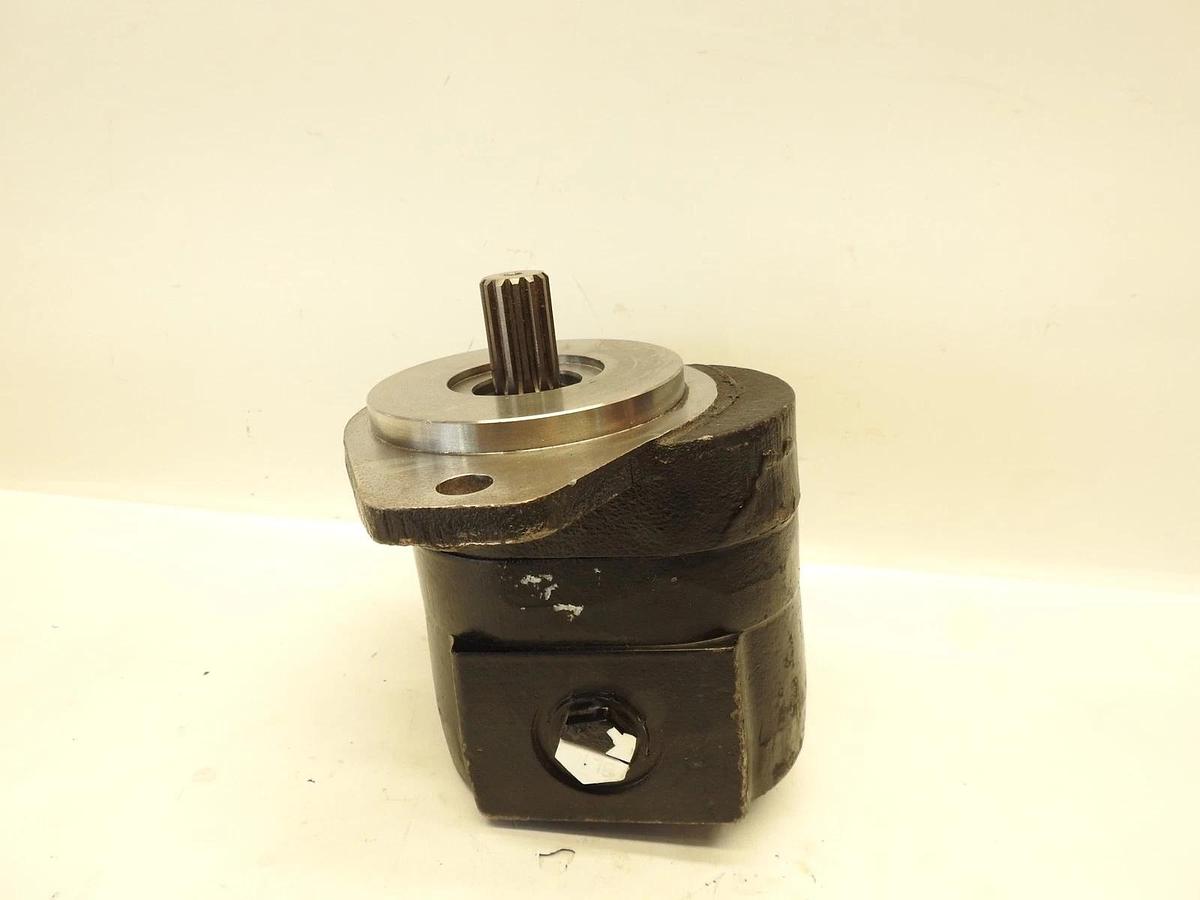 New Oem Danfoss 83012087 GEAR PUMP-LH, SINGLE DISPL