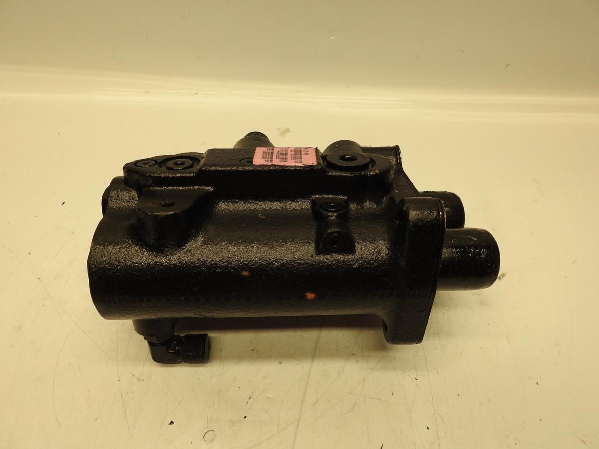 New Oem Eaton John Deere RE575220 Control Valve, 7Lf It4 Power-Manual