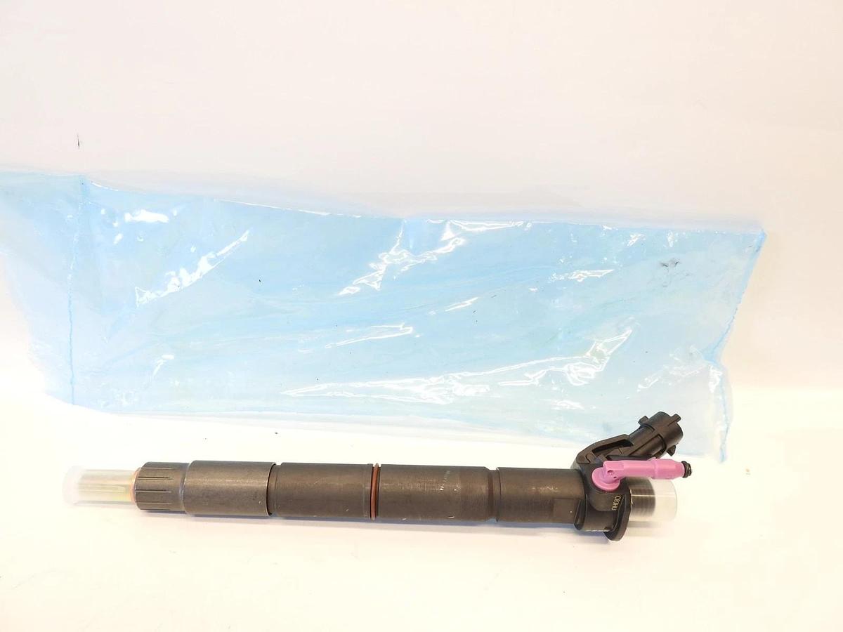 OEM Ford Powerstroke 6.7L Diesel Engine LC3Q-9K546-AD Fuel Injector 0445118057
