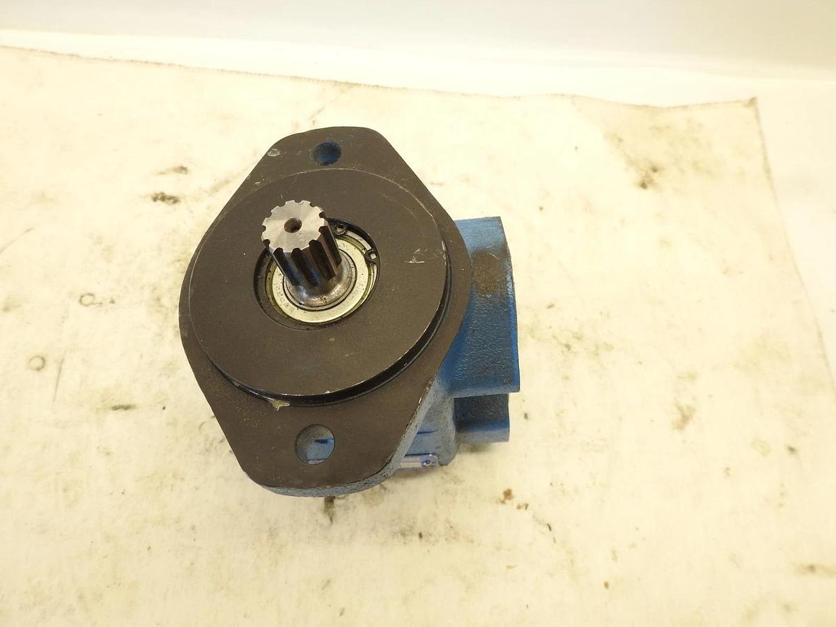 New Genuine Metaris V10-1P7P-38C20 Hydraulic Vane Pump