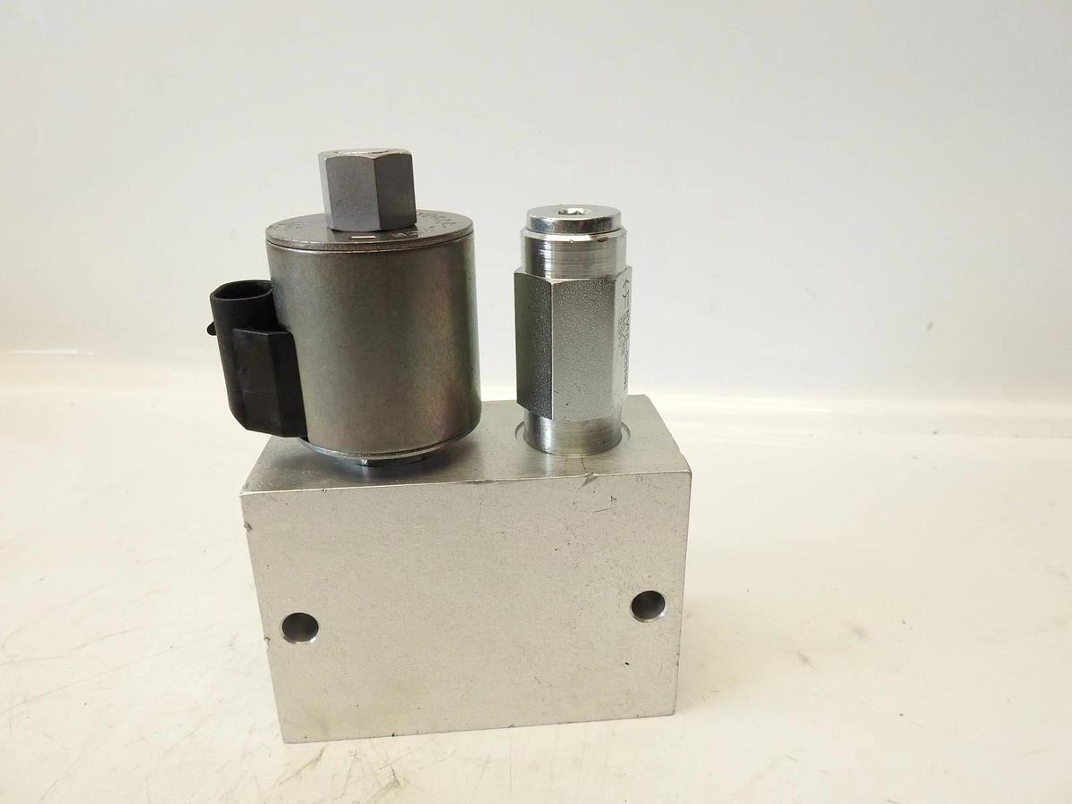 New Oem John Deere Solenoid Hydraulic Valve - KV25554