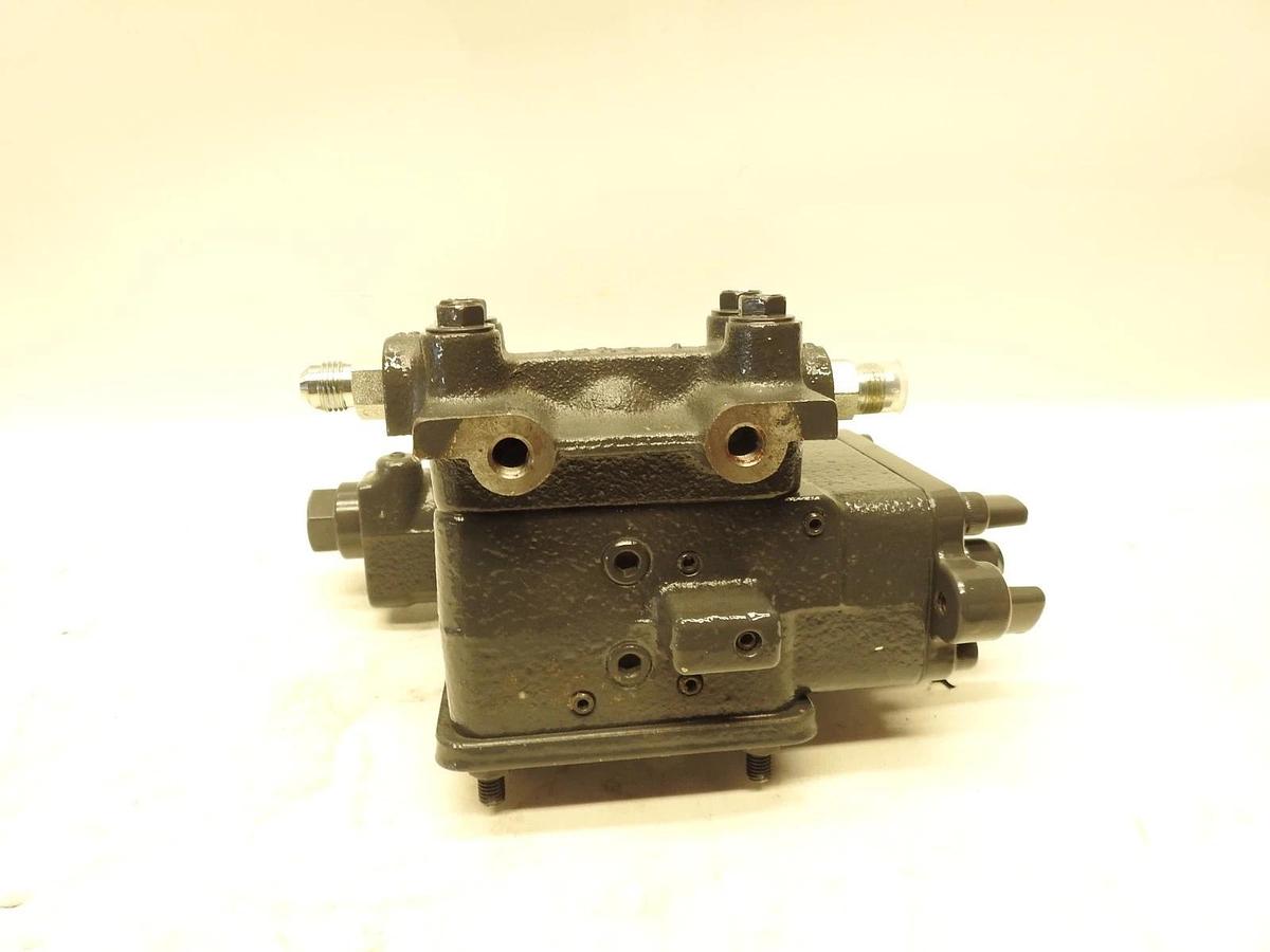 Kubota 7J441-78128 3rd Function Valve for LA1854 M6906 With 7J445-94002 Adapter