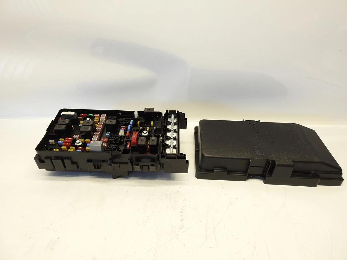 2016-2018 Jeep Cherokee Power Distribution Center Fuse Box 68264530AD OE