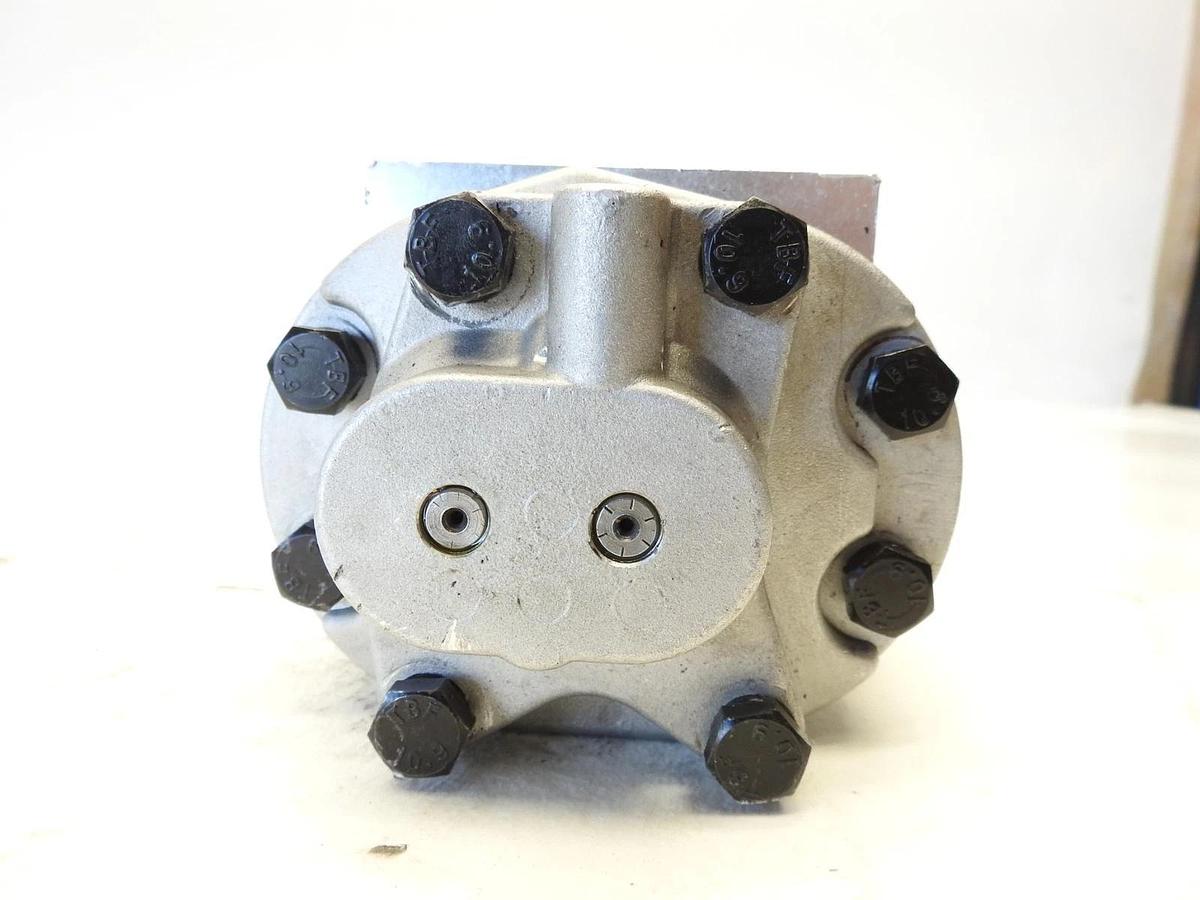 New HYP-F-599600-CC Hydraulic Pump D5NN600C HYP-F-599600-CC-SON