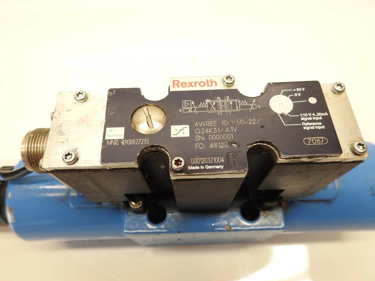 New Oem Bosch Rexroth R900927235 24VDC 4/3 4WREE10V50-22 G24K31/A1V Proportional