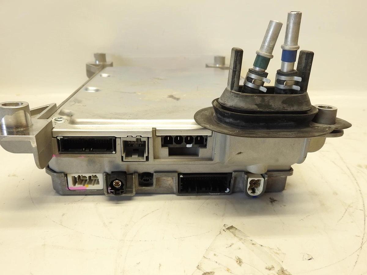 Oem 2023 Rivian R1T AXM Module Computer Unit PT00001493-M