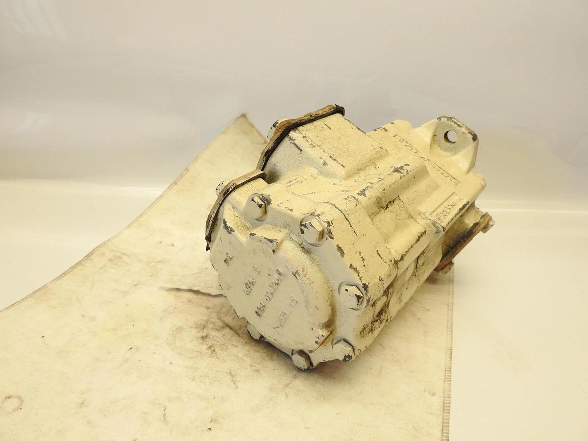 New Oem Atlas Copco 393340 Hydraulic Motor 262310039048 93448566