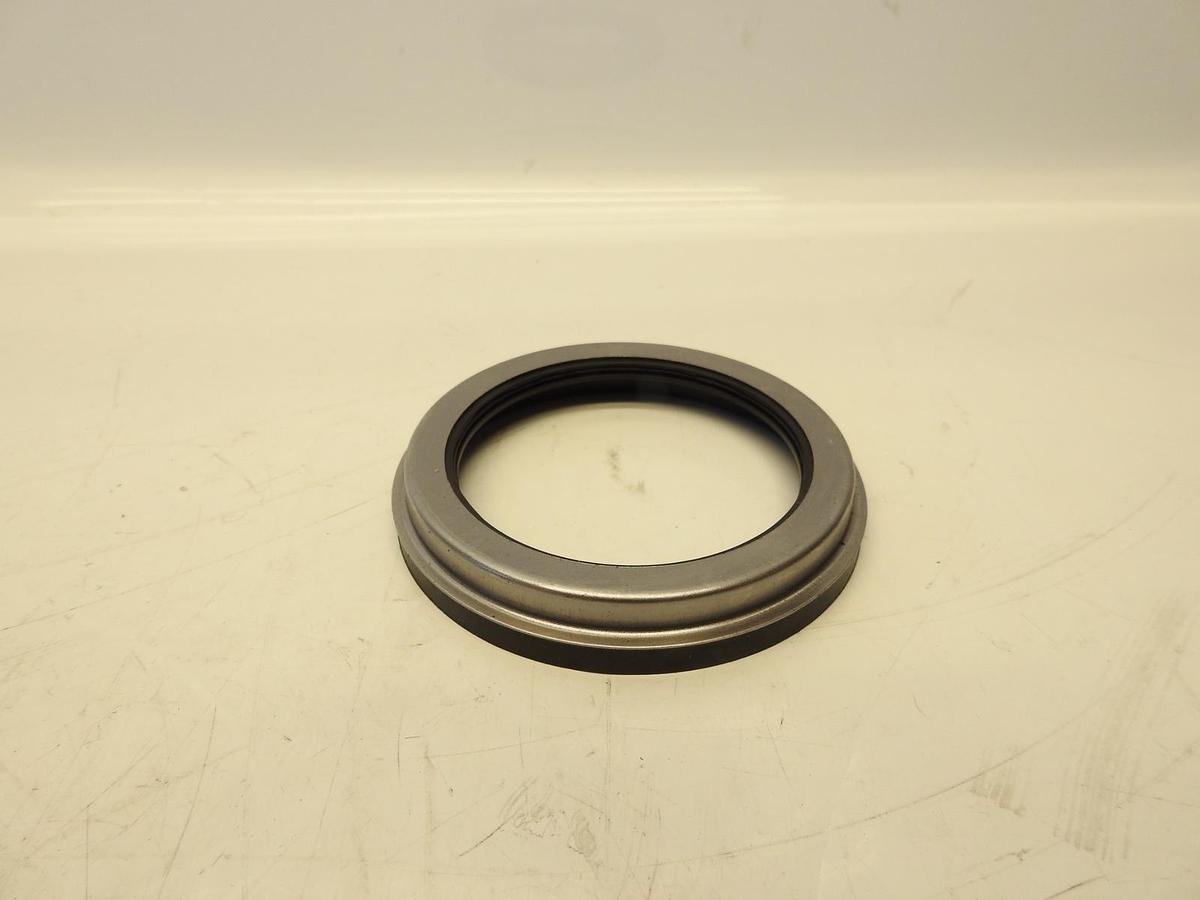 New Oem John Deere Oil Seal AKK22197