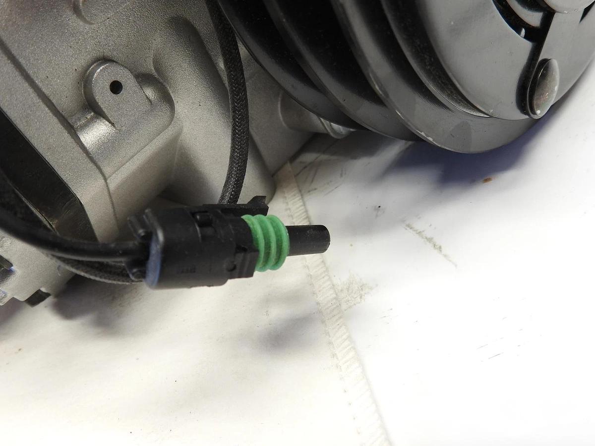 AC Compressor York for Freightliner Peterbilt kenworth - 2502459C91 48825195