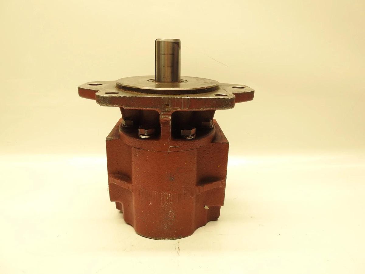 New Geartek 720898 Hydraulic Pump Keyed Shaft