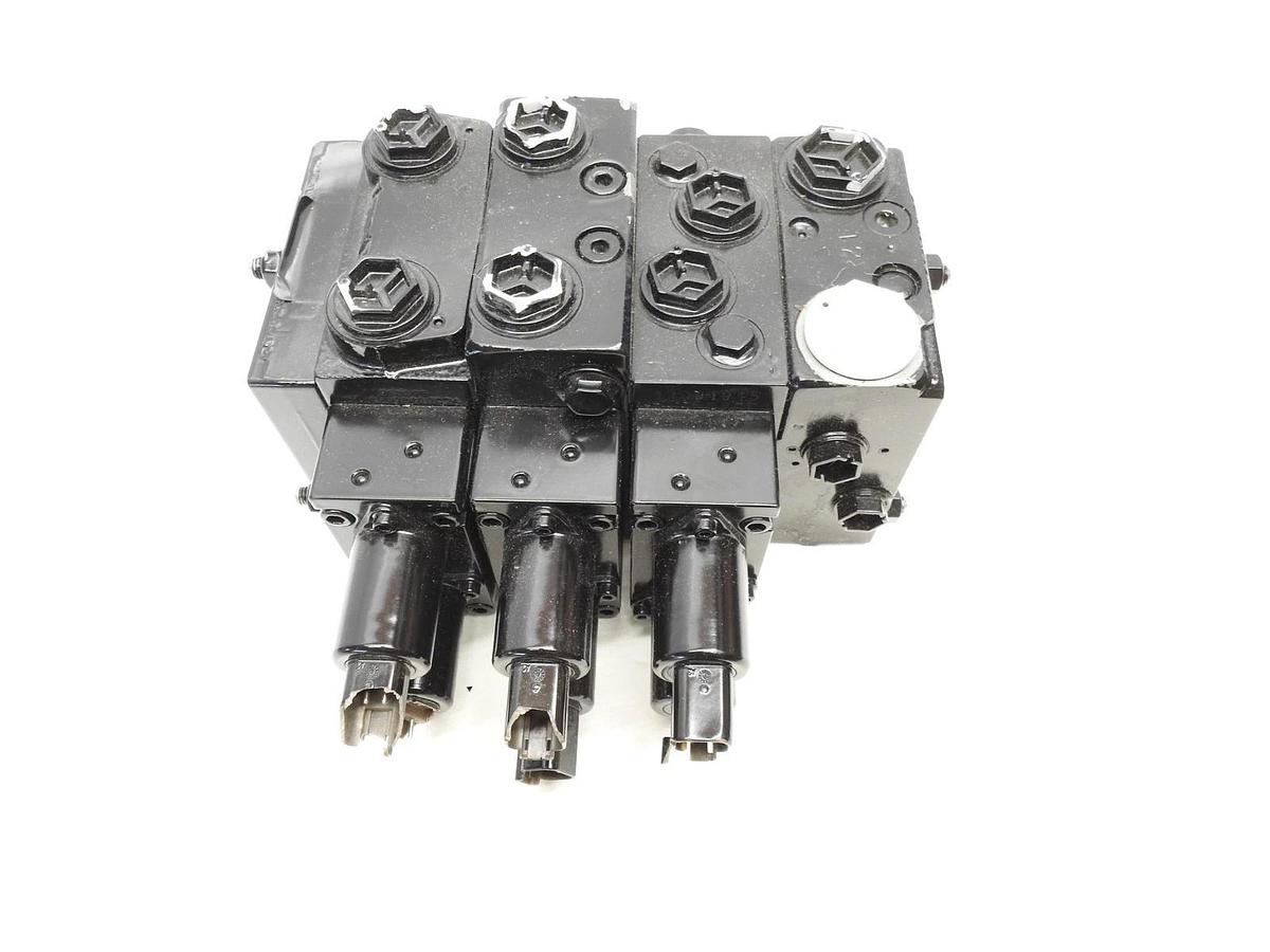New Genuine Oem Wastebuilt Mcneilus 1485946 Hydraulic Valve, 3 Section