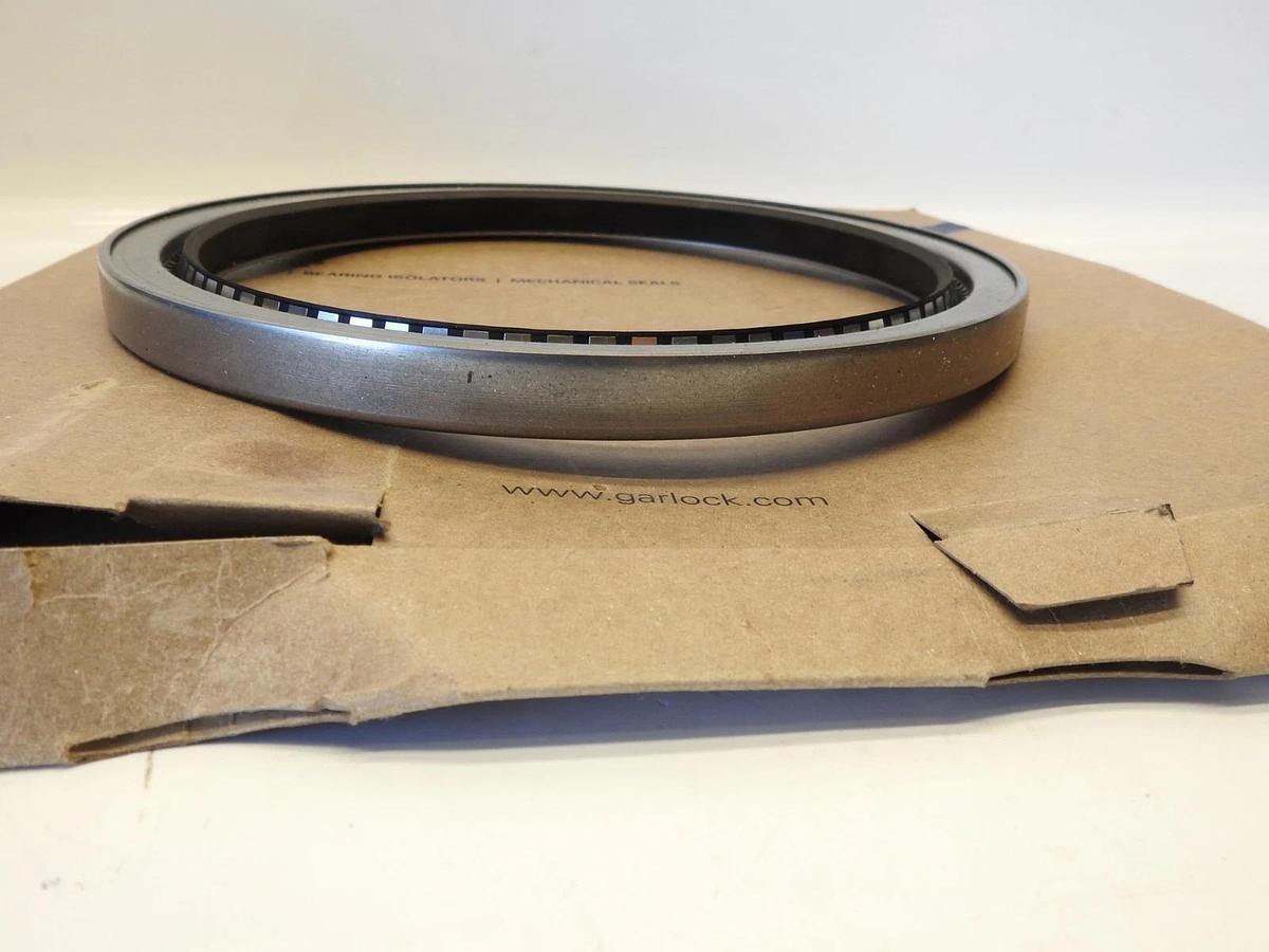 NEW OEM GARLOCK 53X3552 OIL SEAL 21086-3552 GREASE SEAL 7-1/2X9.000X5/8