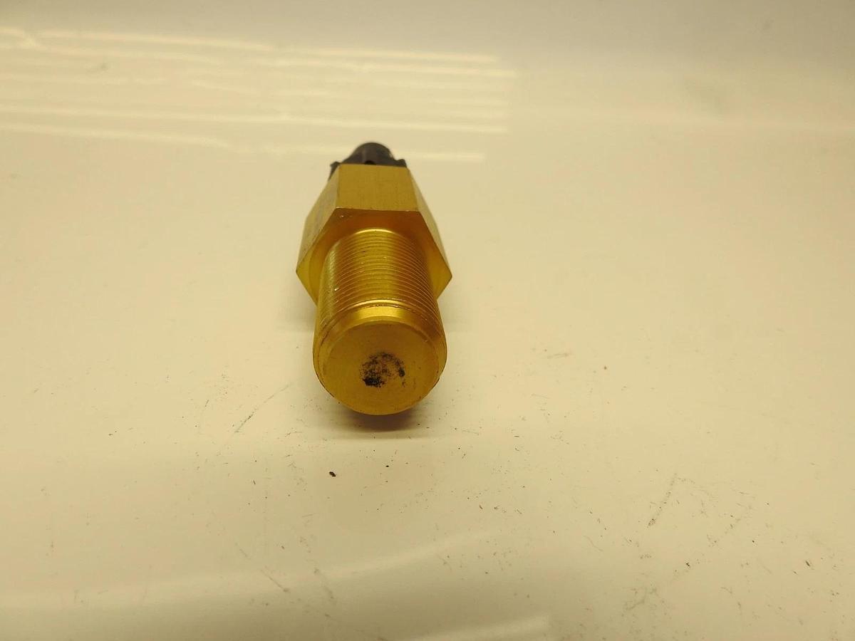 New Oem Case New Holland CNH Sensor Part # 87548197   679-0027-001