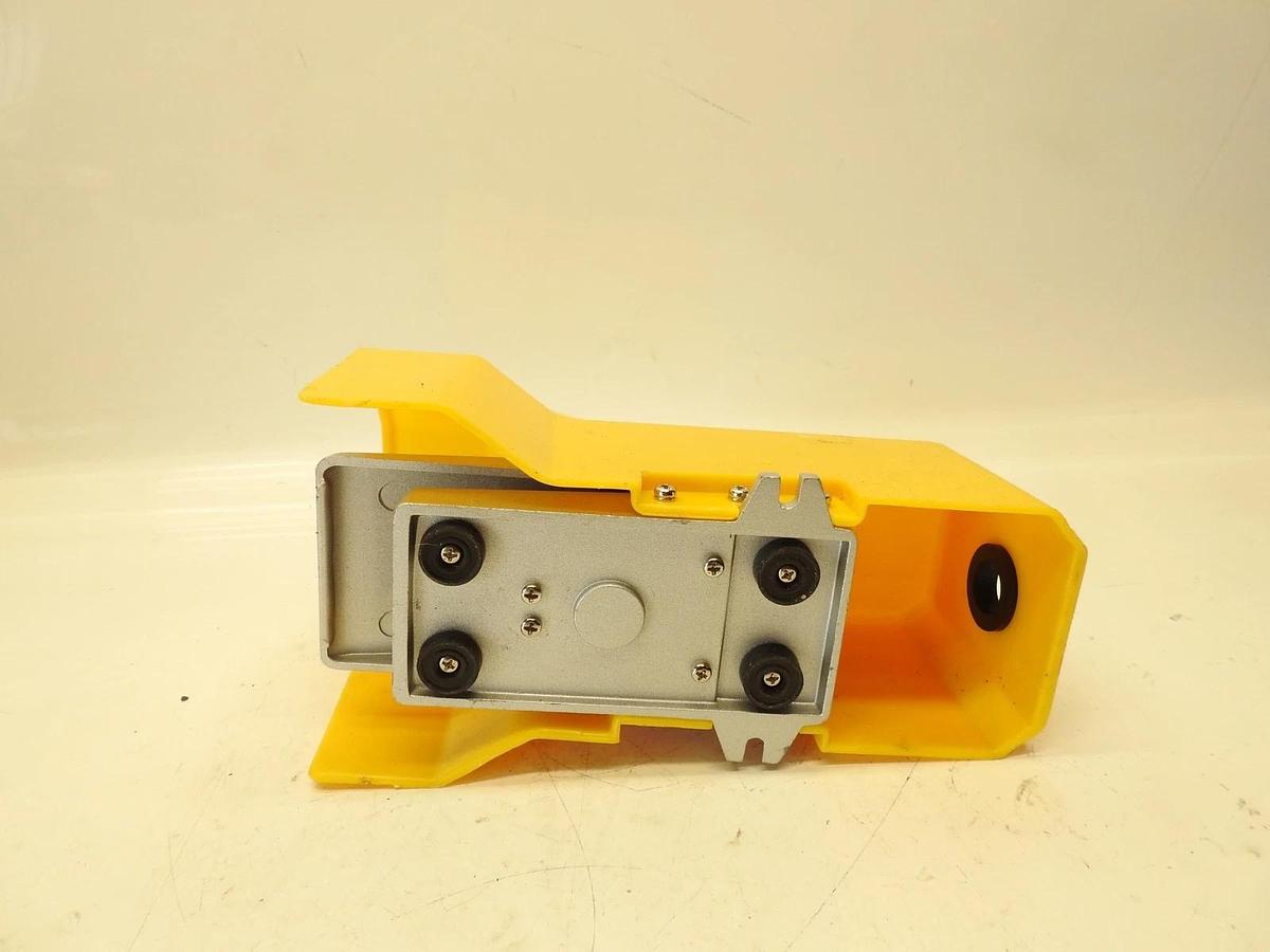 Aro M212tm Manual Air Control Valve,4-Way,1/4In Npt