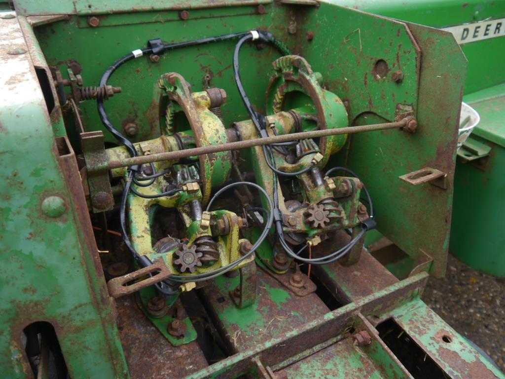 Used John Deere 342 Baler