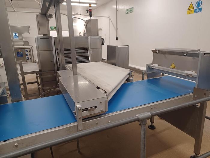 Used Rondo Doge  Industrial smart line / 90deg turn / compact line / tray loader / tray feed conveyor