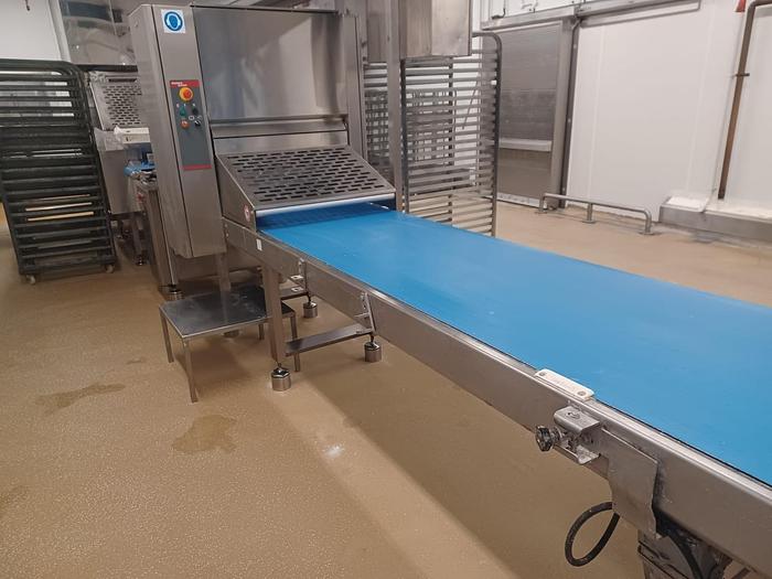 Used Rondo Doge  Industrial smart line / 90deg turn / compact line / tray loader / tray feed conveyor