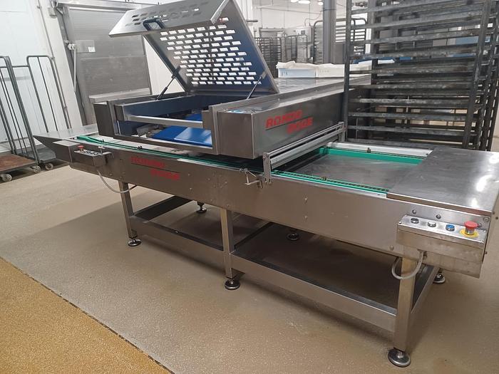 Used Rondo Doge  Industrial smart line / 90deg turn / compact line / tray loader / tray feed conveyor