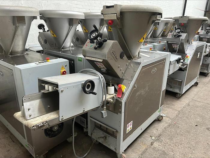 Used Artezen Calybra 1.0 Volumetric Dough Divider, 260-1050g