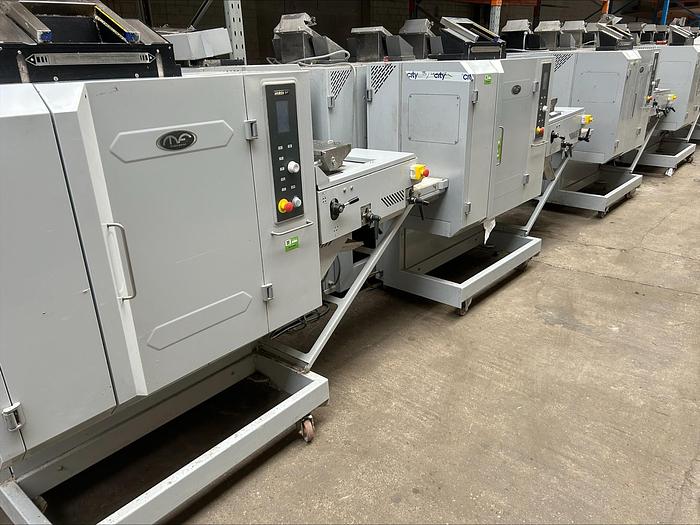 Used Artezen Calybra 1.0 Volumetric Dough Divider, 260-1050g