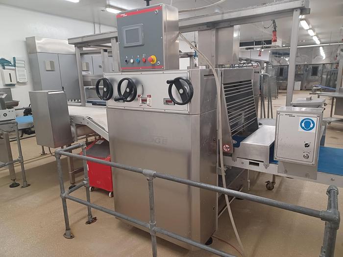 Used Rondo Doge  Industrial smart line / 90deg turn / compact line / tray loader / tray feed conveyor