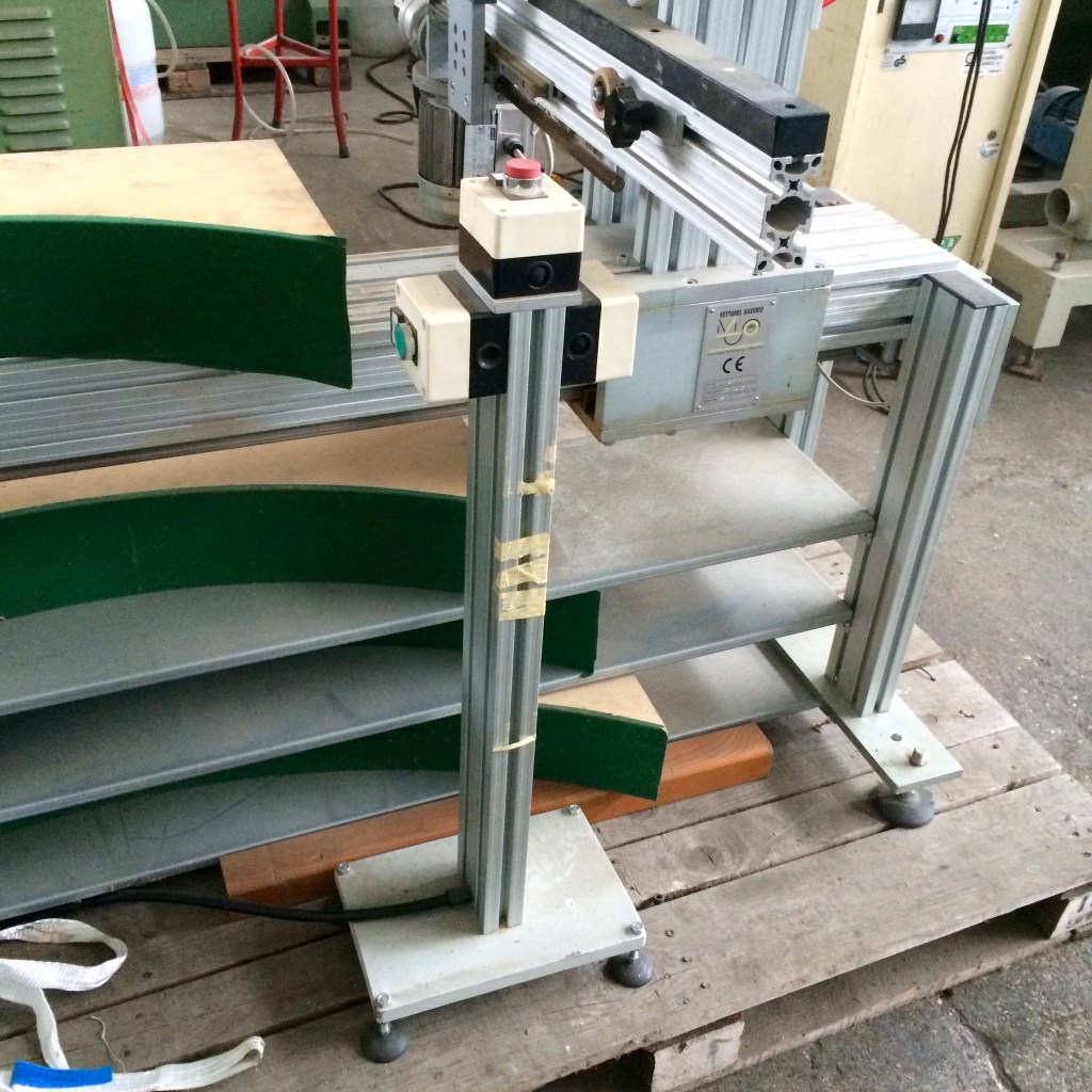 Usato 2006 Strettoio programmabile per piccoli mobili e componenti d’arredo