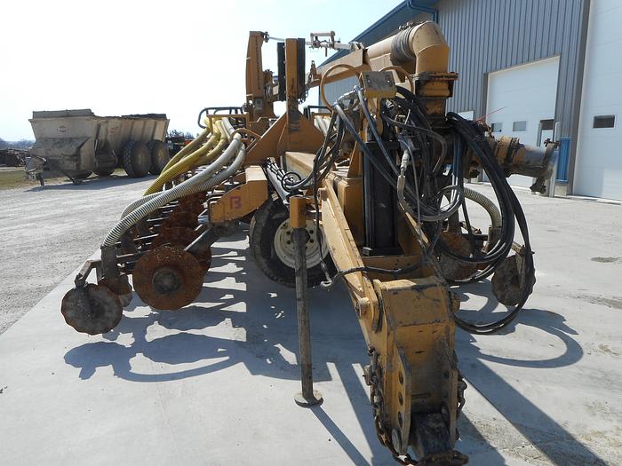 Used 2015 BAZOOKA FARMSTAR T182436CT