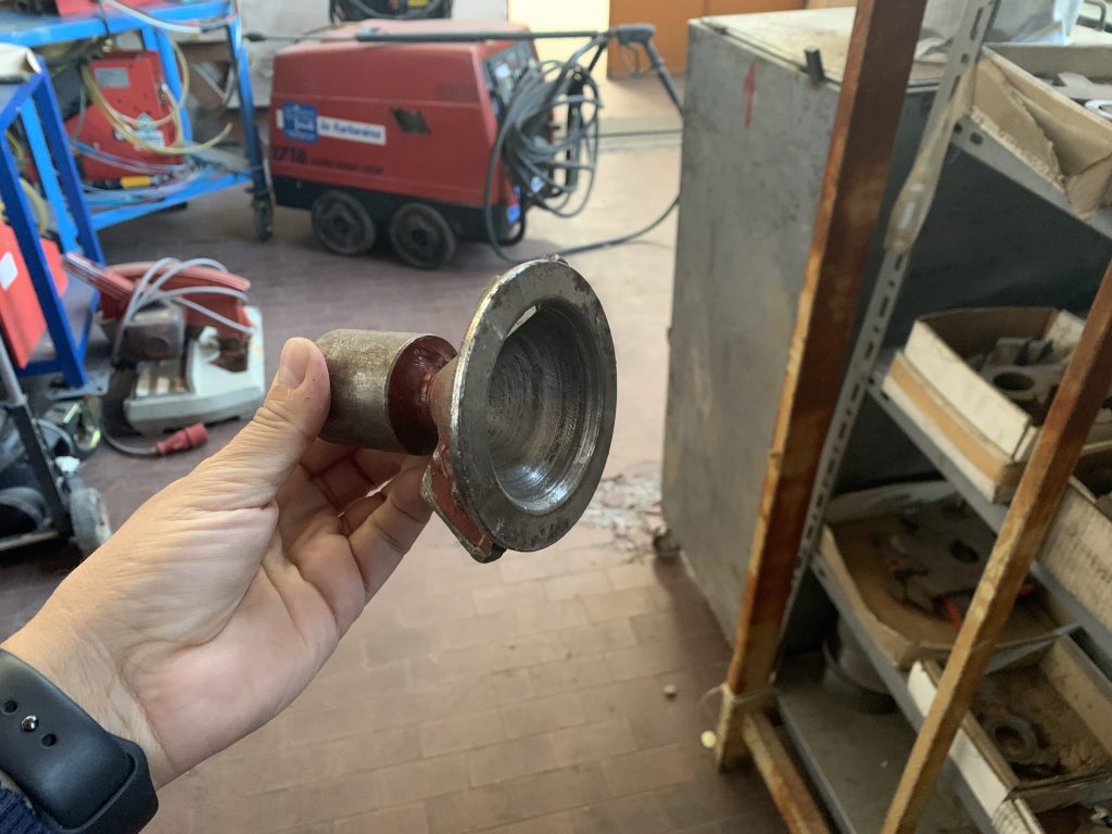 Usato Fresatrice smussatrice doppia, automatica, per fuselli tondi o prodotti similari