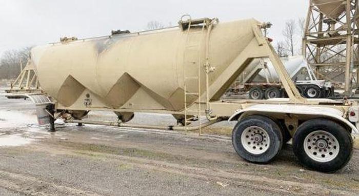 Used 1985 Fruehauf Cement Tanker
