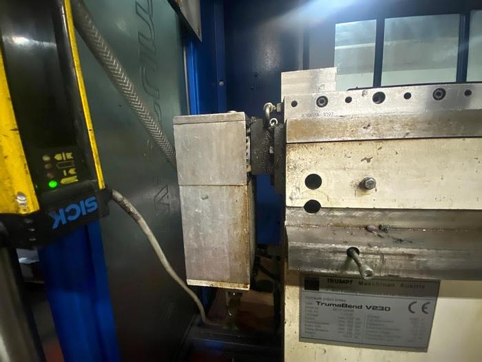 Used 2003 Trumpf TrumaBend V230 CNC Pressbrake