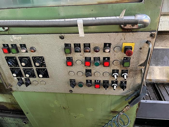 Used Tokarka CNC MDW-30