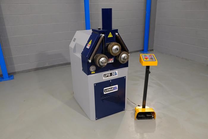 UZMA HPK 50 section roller hydraulic operation