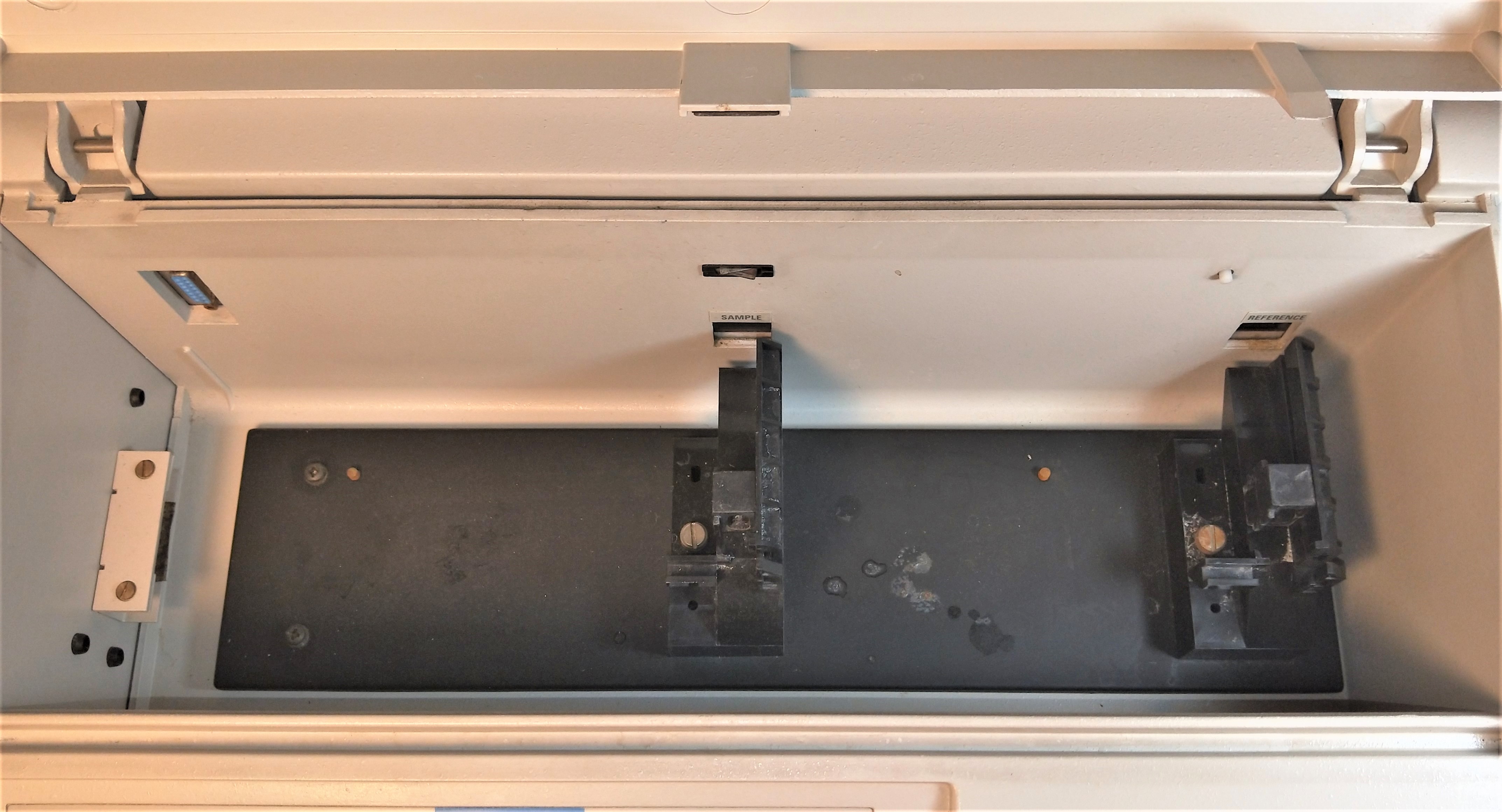 As is (7000) ATi Unicam UV4-200 UV-Visible Spectrophotometer - 190 to 900nm - FOR PARTS