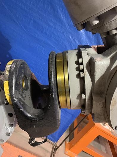 Used MOTOMAN ES200N 6 AXIS CNC ROBOT ON 17' TRACK!