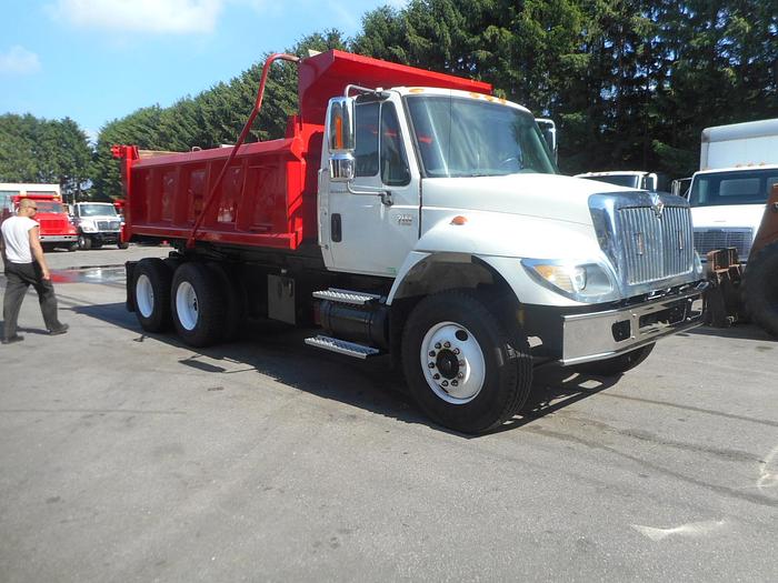 Used 2004 International 7400- Stock #: 8251