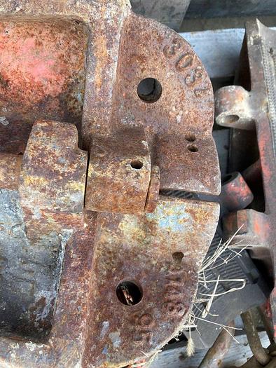 Used Den-Con Rotary Slips & Insert Jaws