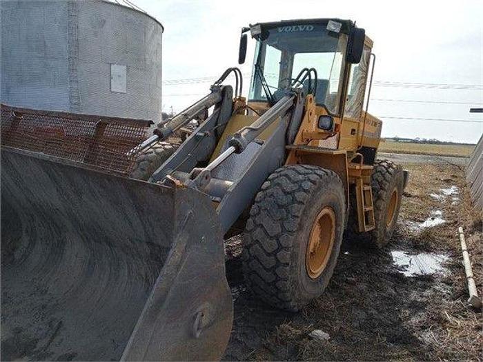 Used 2002 VOLVO L90