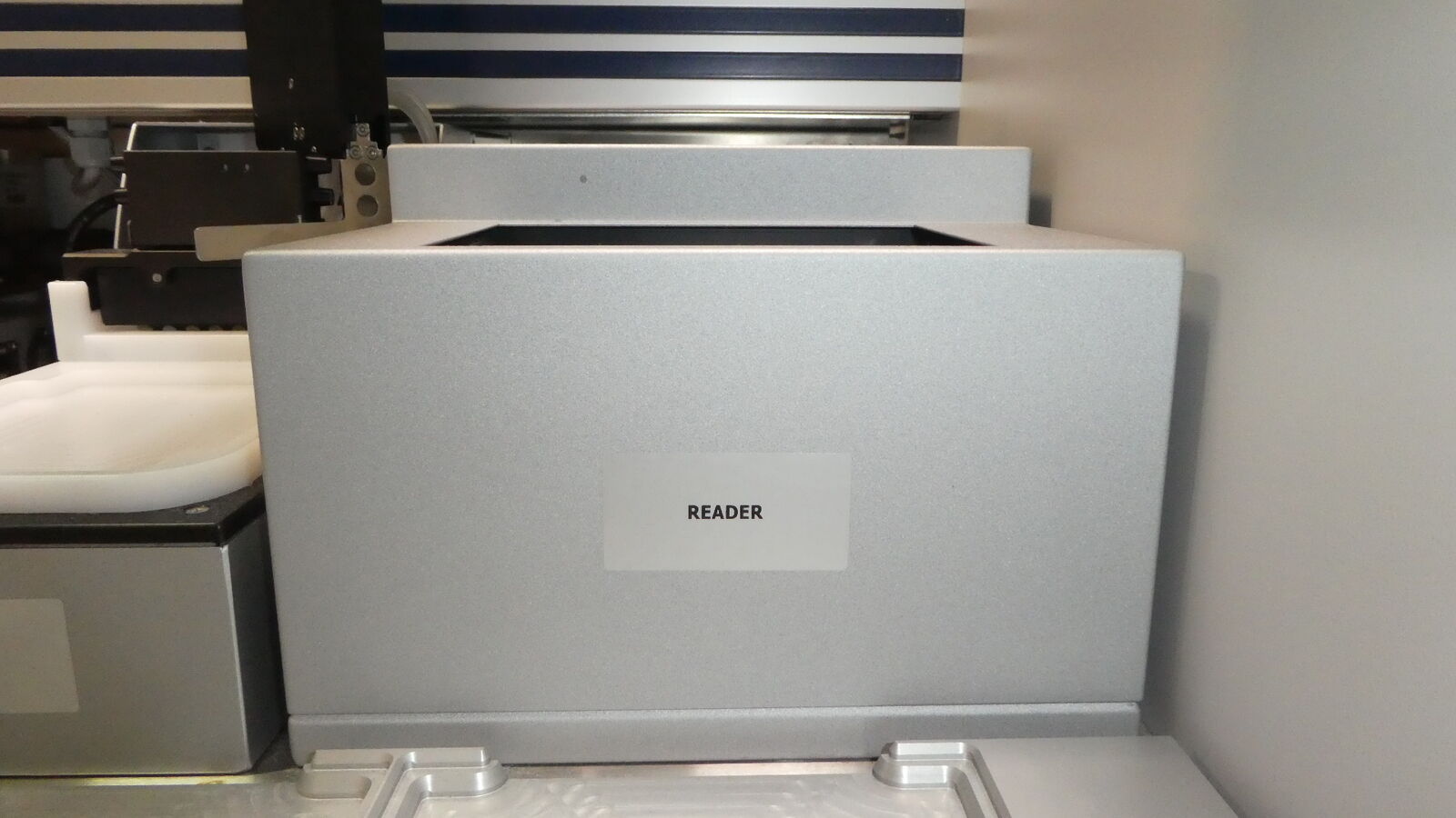 Used Inova Quanta-Lyser 240 EIA/IFA Robotic Workstation