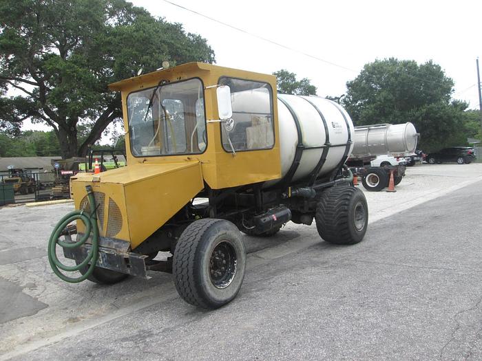 Used 1988 International Water Truck
