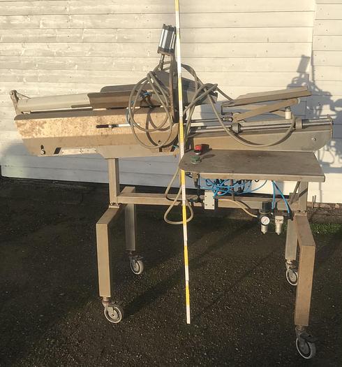 Used 1997 LINDHOLST & Co A/S Broiler packing machine