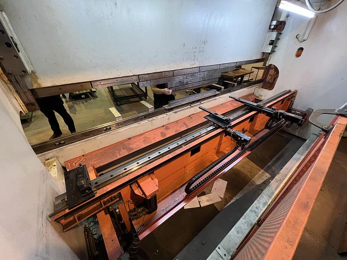 Used BRUGT CNC-KANTPRESSE FABRIKAT BEYELER, MODEL PR 6