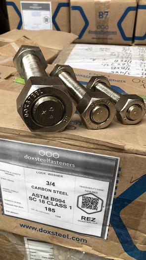 Tornillos tipo espárrago de uso industrial