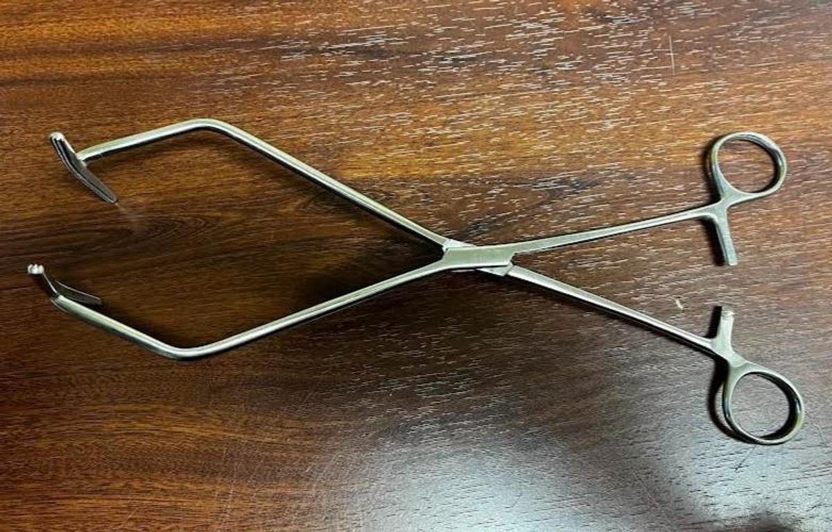 Used Debakey Clamp in Excellent Working Condition - 90 Day Warranty