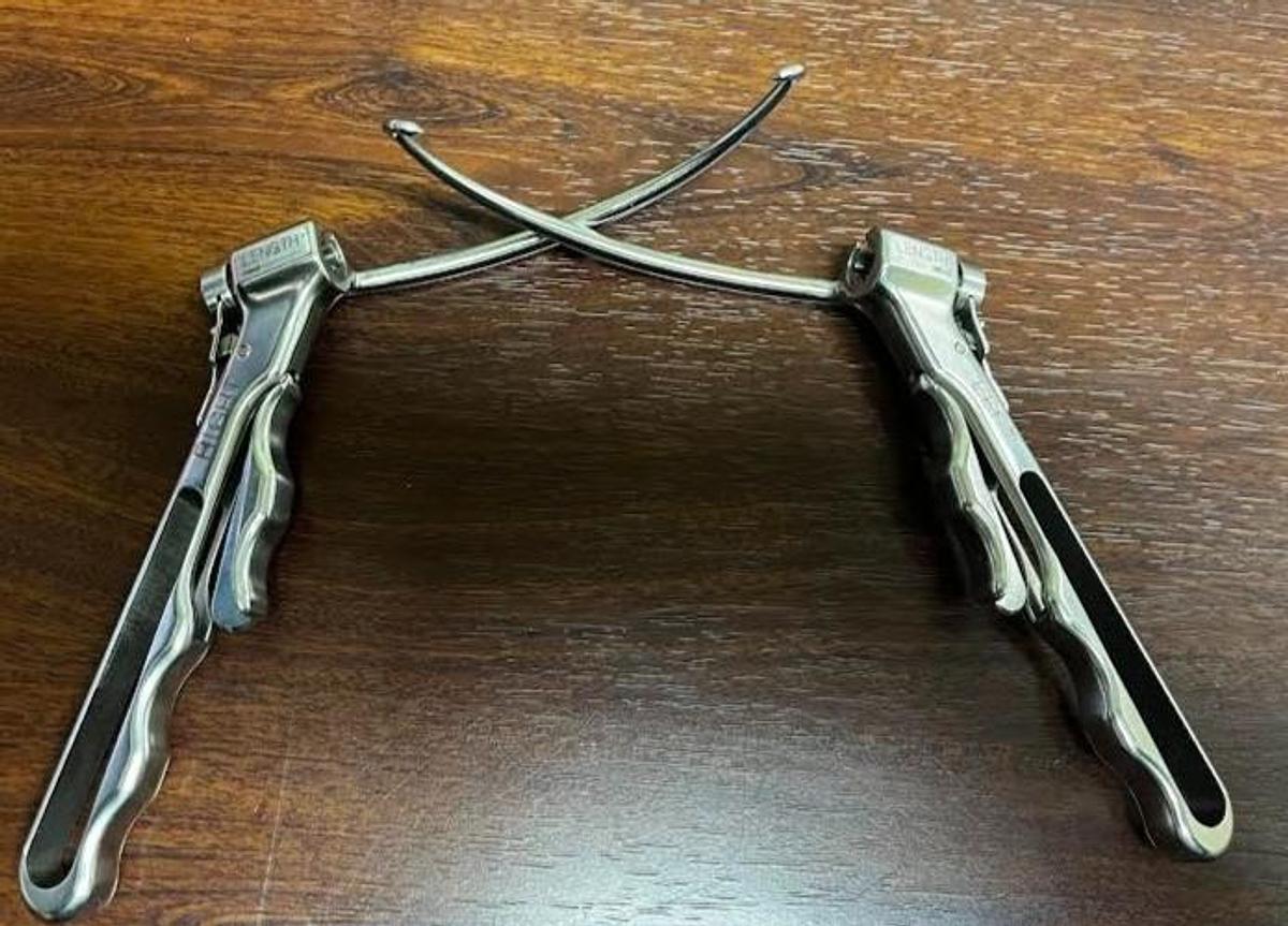 Used Linvatec 8205 & 8206 Pinn ACL Femoral Guide Right & Left 7-1/4"--