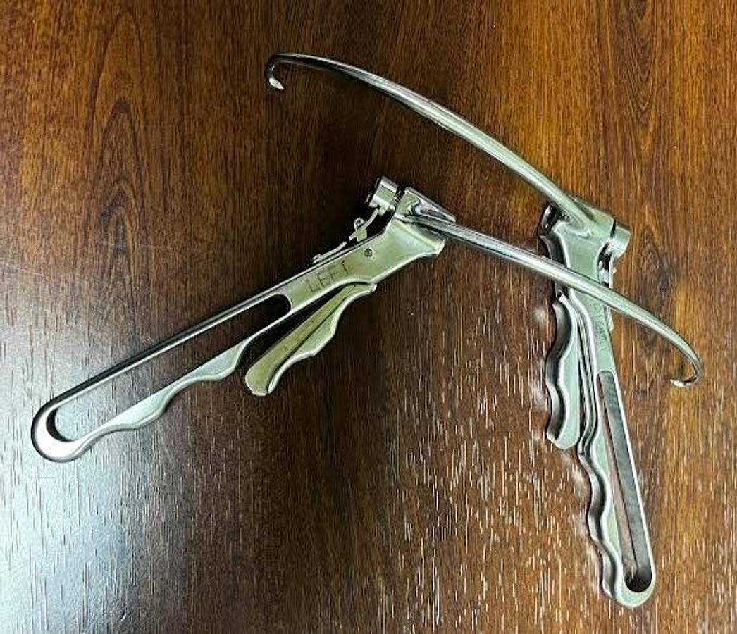 Used Linvatec 8205 & 8206 Pinn ACL Femoral Guide Right & Left 7-1/4"--